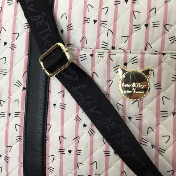 🆕 Betsey Johnson Kitty Weekender with Kitty Charm - Picture 3 of 8
